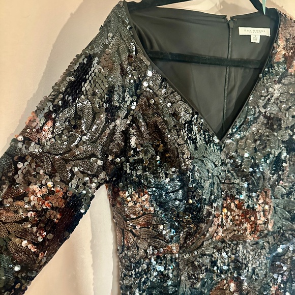 Beautiful Evening/Event Gown - Picture 6 of 10